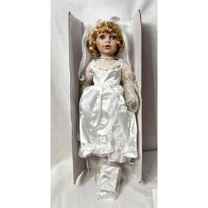 NIB Heritage Signature Collection First Communion Porcelain Doll 73053‎